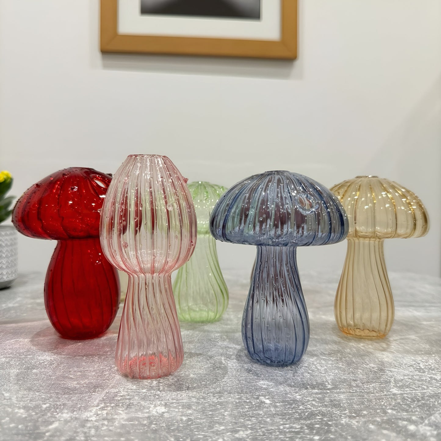 Glass Mushroom Bud Vase, Handmade Mushroom Shape Fungi Home Decor Vase Small Plant Planter  Decorative Decorer Flower Vases